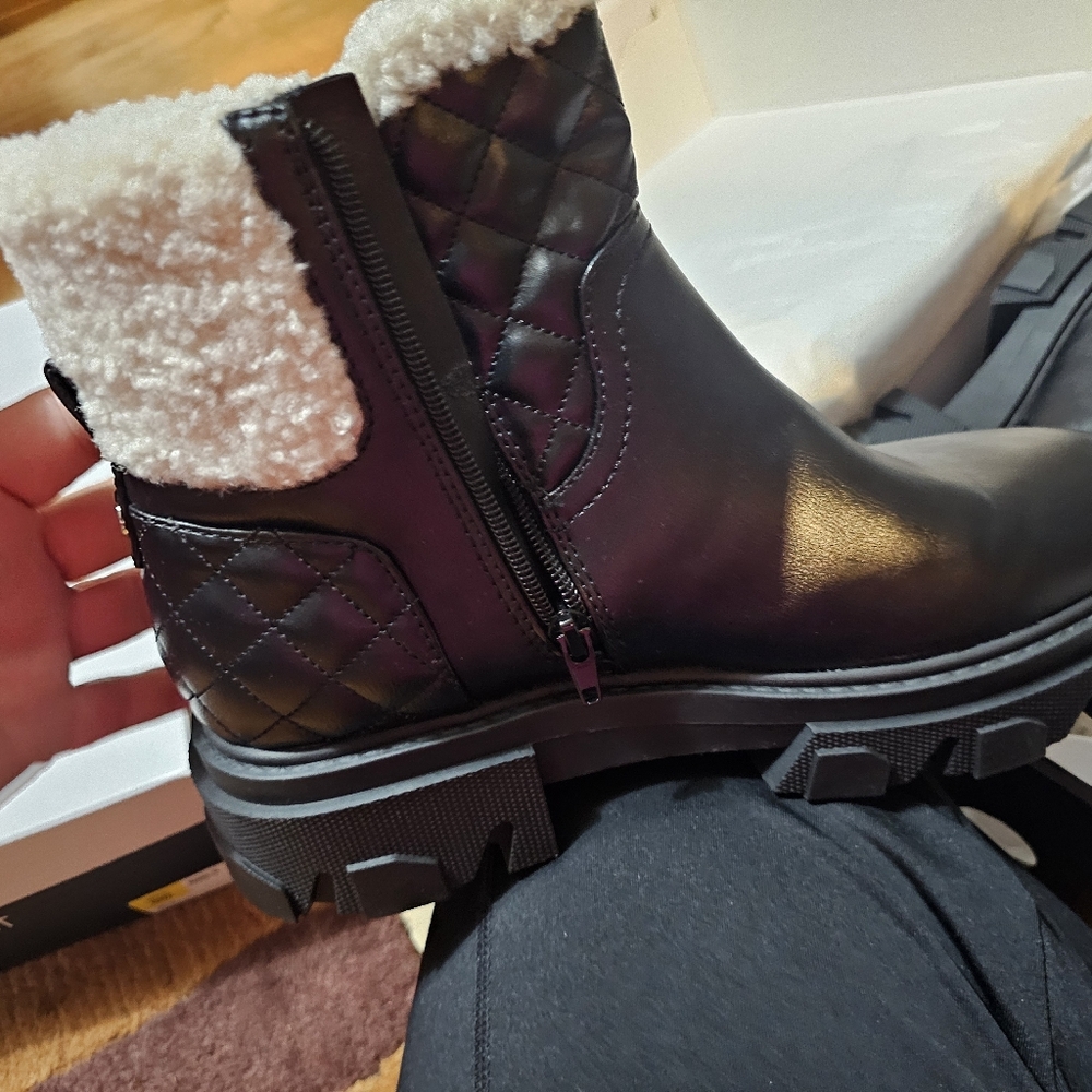 Colbe Lug Boot- Nine West NIB - Picture 3 of 6